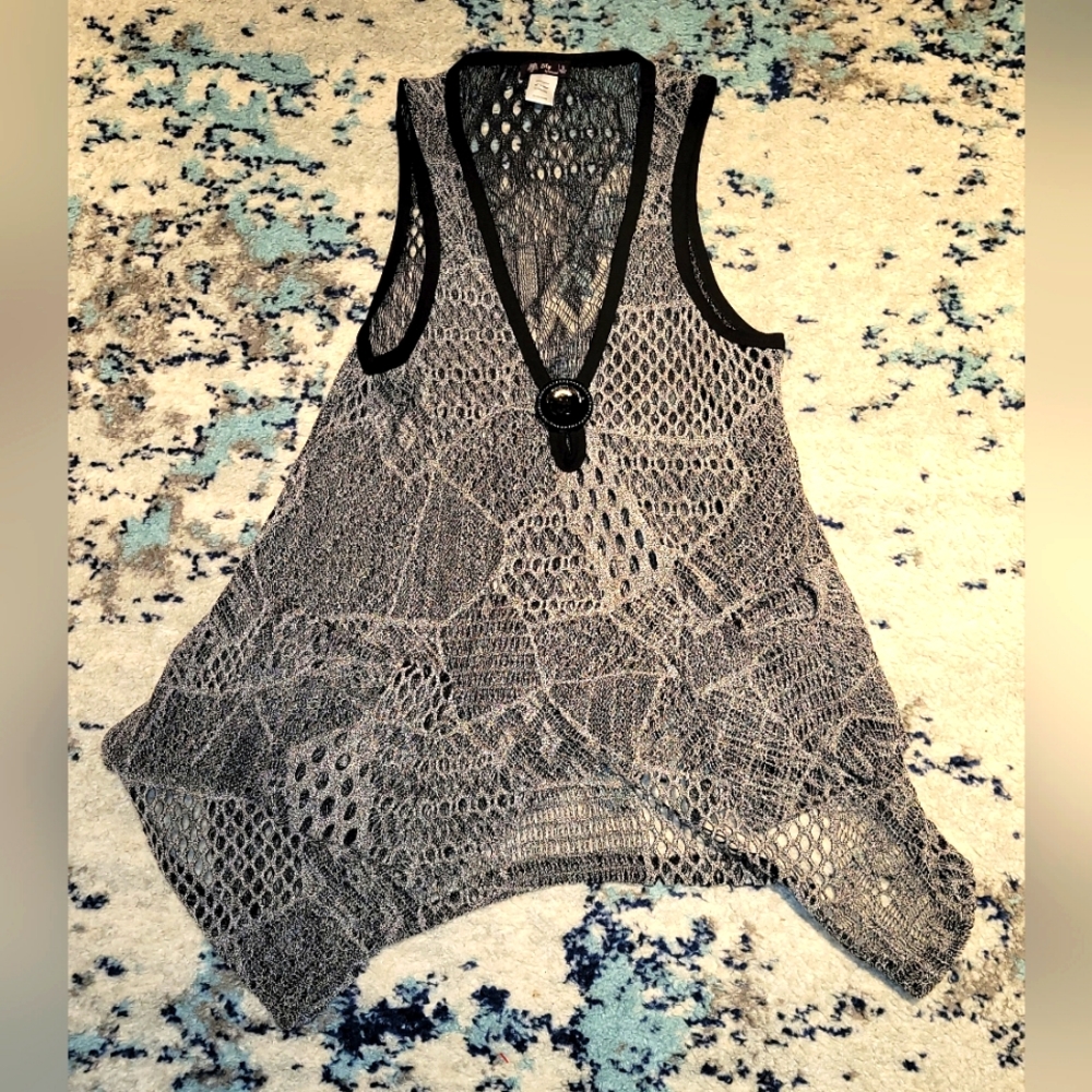 Lily by Firmiana Crochet Vest Grey size small
